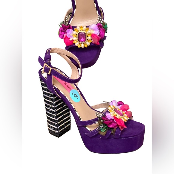 Betsey Johnson NWT Marlo Platform Sandals Multicolor Size 6 . - Picture 3 of 13